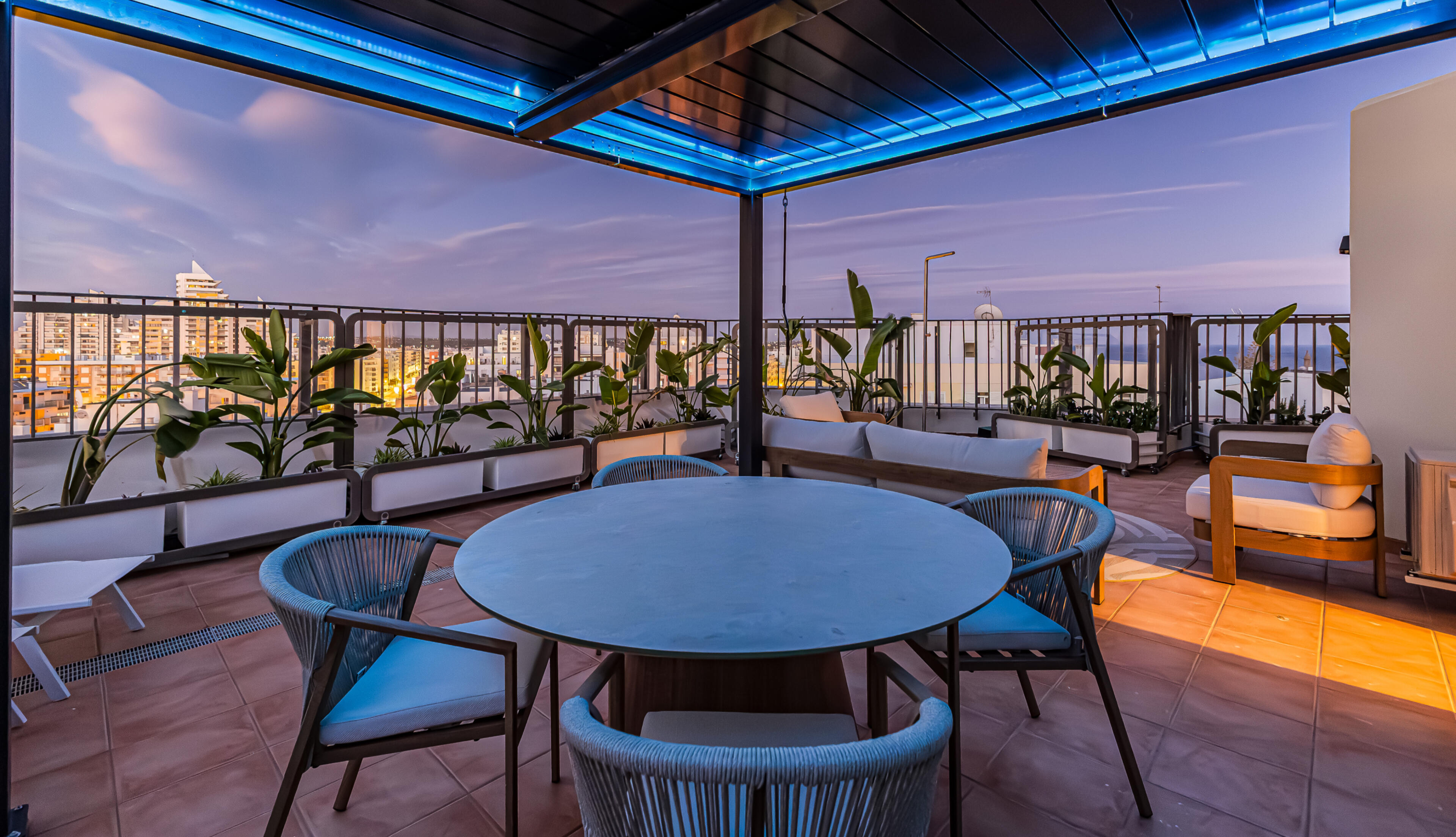 Large Private panoramic terrace with ocean view in Armação de Pêra, Algarve